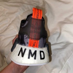 ✨Adidas NMD R1 Women’s 5.5✨